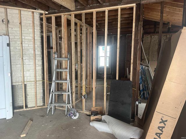 550 Lincolnway, Mishawaka, IN 46544