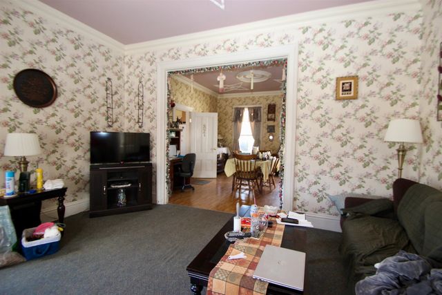 28 Carver Street, Brandon, VT 05733