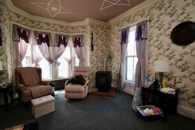 28 Carver Street, Brandon, VT 05733