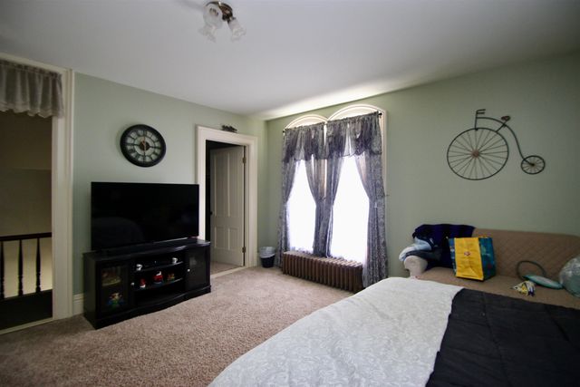 28 Carver Street, Brandon, VT 05733