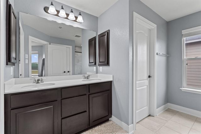 181 Fender DR, Kyle, TX 78640