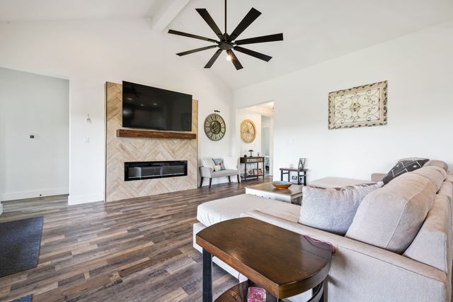 5675 Compass Way, Bluff Dale, TX 76433