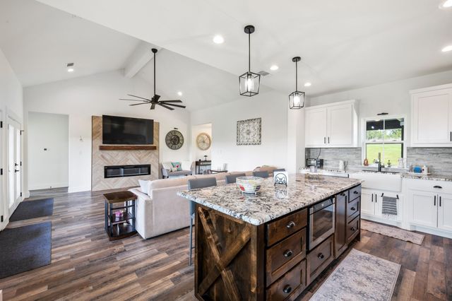 5675 Compass Way, Bluff Dale, TX 76433