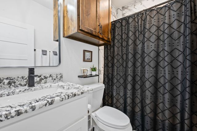 5675 Compass Way, Bluff Dale, TX 76433