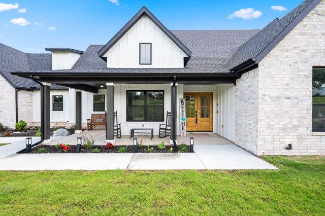 5675 Compass Way, Bluff Dale, TX 76433