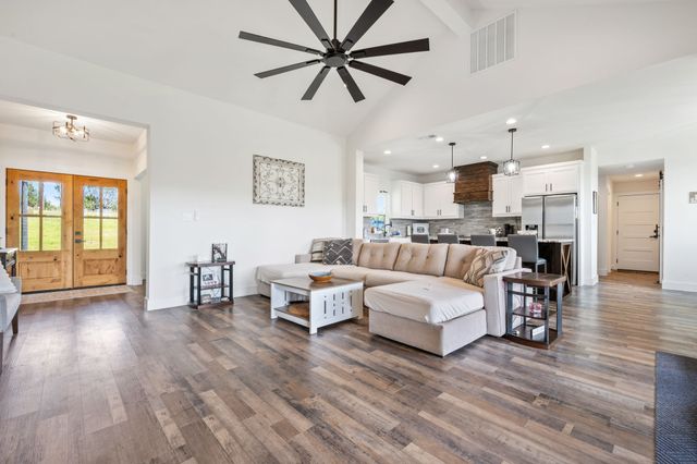 5675 Compass Way, Bluff Dale, TX 76433