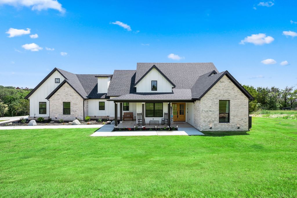 5675 Compass Way, Bluff Dale, TX 76433