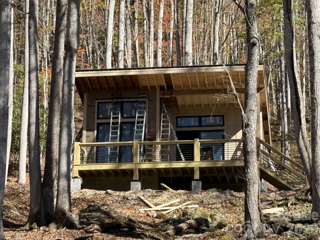 17 Sanctuary Trail, Elk Park, NC 28622