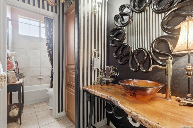 29736 No Le Hace, Fair Oaks Ranch, TX 78015