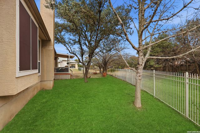 29736 No Le Hace, Fair Oaks Ranch, TX 78015