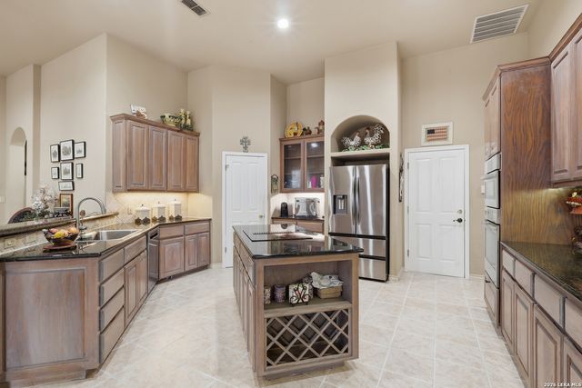 29736 No Le Hace, Fair Oaks Ranch, TX 78015