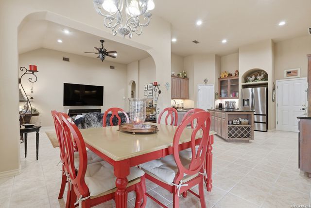 29736 No Le Hace, Fair Oaks Ranch, TX 78015