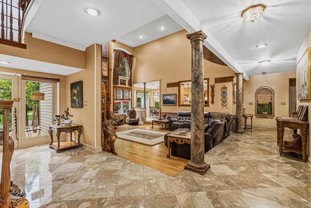 2 Lexington Court, Monroe, NJ 08831