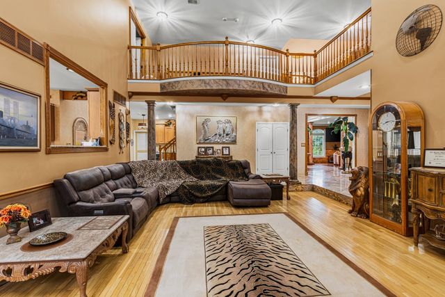 2 Lexington Court, Monroe, NJ 08831