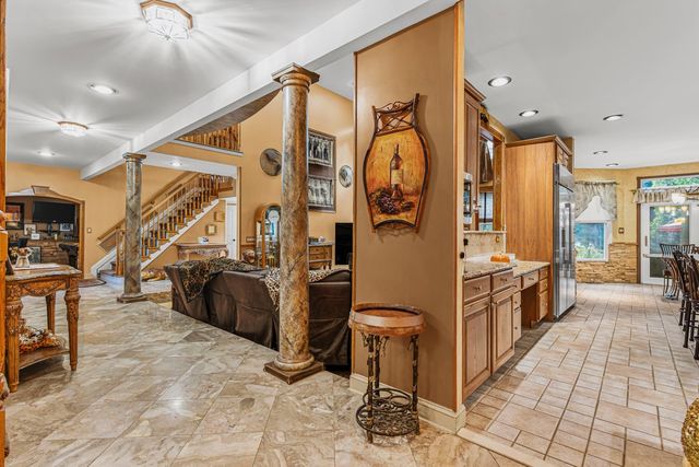 2 Lexington Court, Monroe, NJ 08831