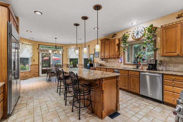 2 Lexington Court, Monroe, NJ 08831