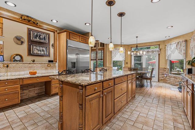2 Lexington Court, Monroe, NJ 08831