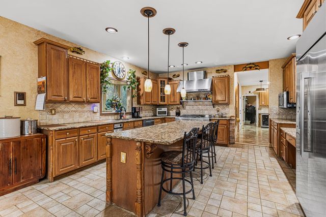 2 Lexington Court, Monroe, NJ 08831