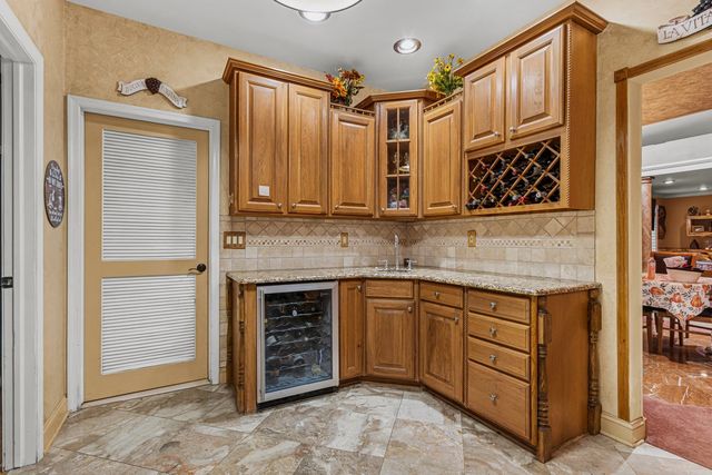 2 Lexington Court, Monroe, NJ 08831