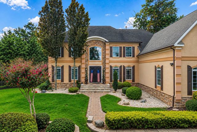 2 Lexington Court, Monroe, NJ 08831