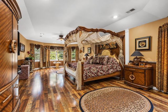2 Lexington Court, Monroe, NJ 08831