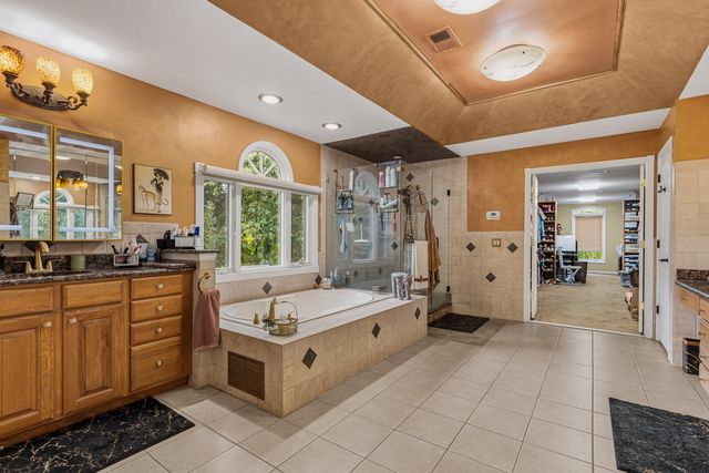 2 Lexington Court, Monroe, NJ 08831