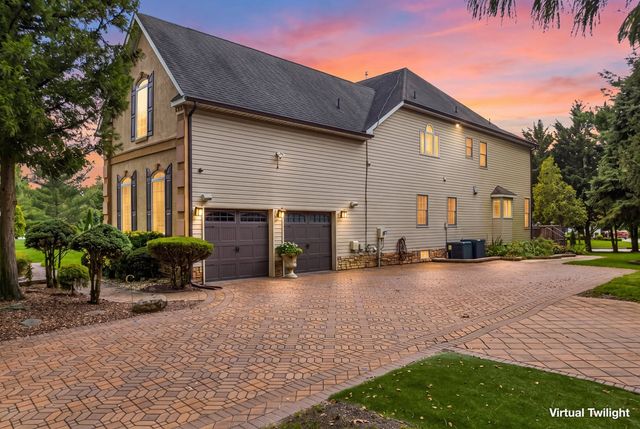 2 Lexington Court, Monroe, NJ 08831
