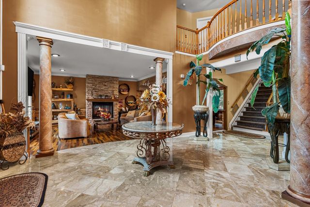 2 Lexington Court, Monroe, NJ 08831