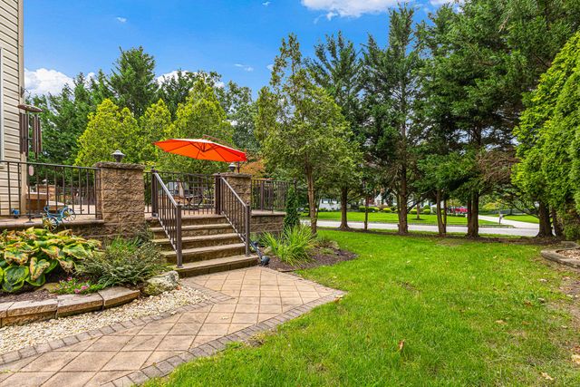 2 Lexington Court, Monroe, NJ 08831