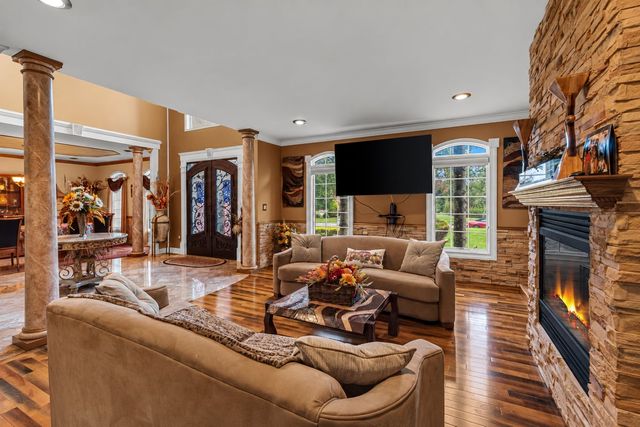 2 Lexington Court, Monroe, NJ 08831