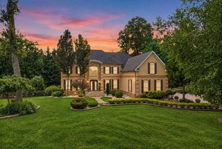 2 Lexington Court, Monroe, NJ 08831