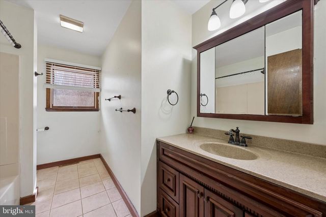 216 MATURE RD, Cochranville, PA 19330