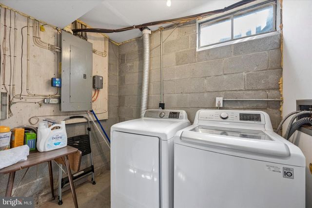 216 MATURE RD, Cochranville, PA 19330