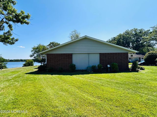 587 B Lake Point Drive, Lakewood, NJ 08701