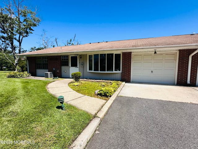 587 B Lake Point Drive, Lakewood, NJ 08701