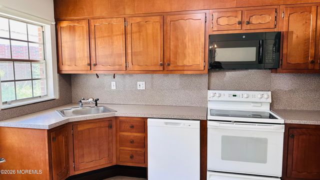 587 B Lake Point Drive, Lakewood, NJ 08701