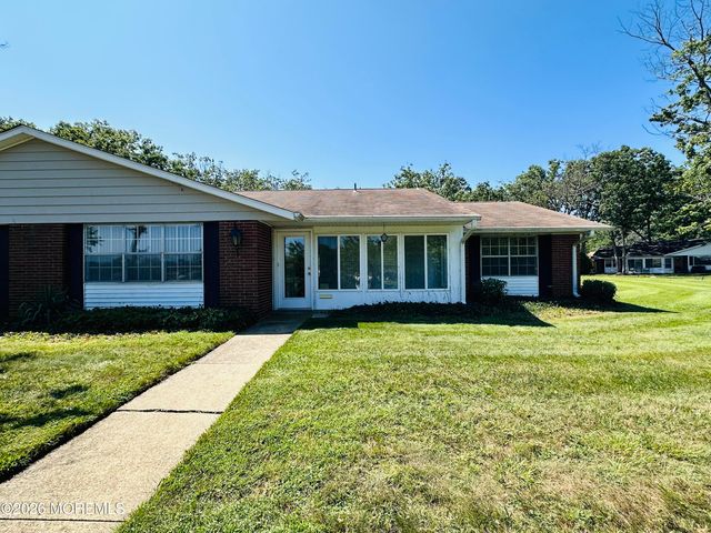 587 B Lake Point Drive, Lakewood, NJ 08701