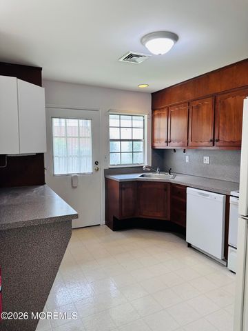 587 B Lake Point Drive, Lakewood, NJ 08701