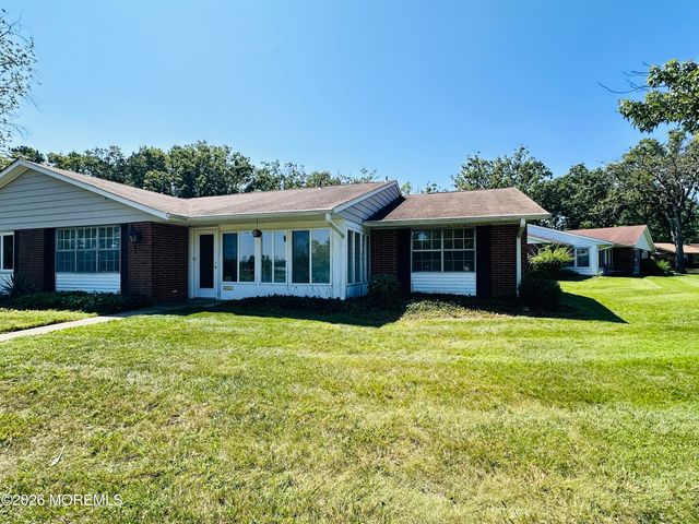 587 B Lake Point Drive, Lakewood, NJ 08701