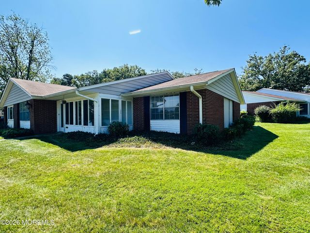 587 B Lake Point Drive, Lakewood, NJ 08701