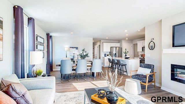 11985 S 114th Avenue, Papillion, NE 68046