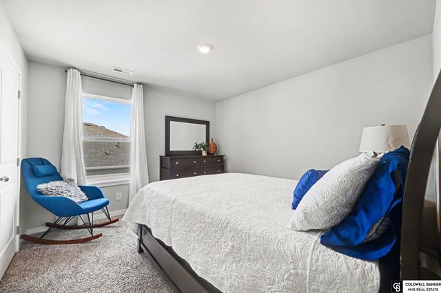 12913 S 45th Avenue, Bellevue, NE 68133