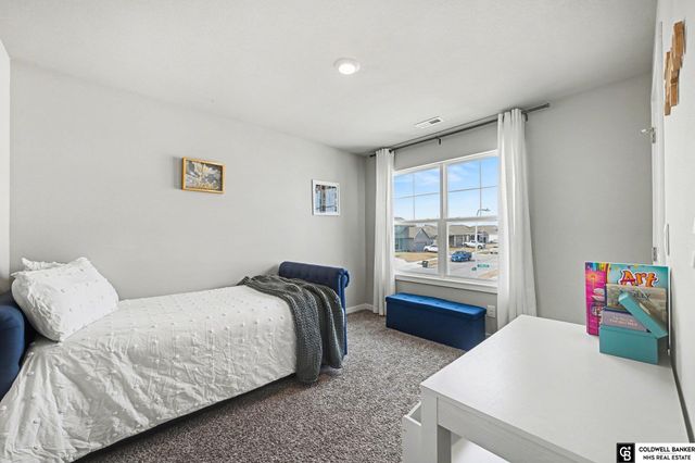 12913 S 45th Avenue, Bellevue, NE 68133
