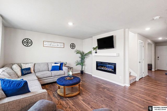 12913 S 45th Avenue, Bellevue, NE 68133