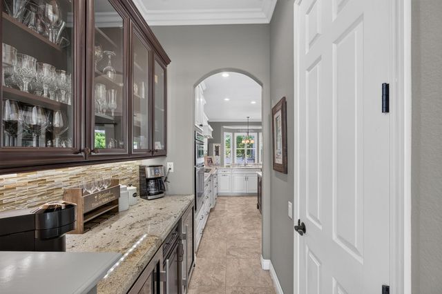 4160 Tahoe Vista Dr, Rocklin, CA 95765