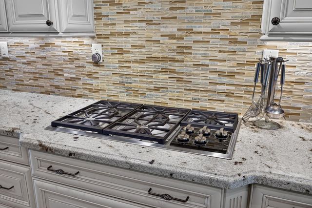 4160 Tahoe Vista Dr, Rocklin, CA 95765