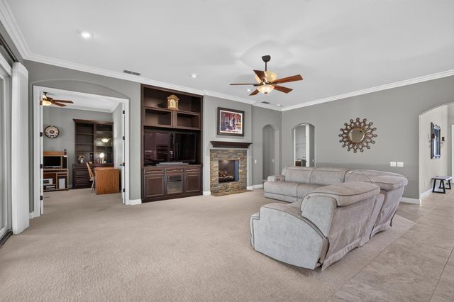 4160 Tahoe Vista Dr, Rocklin, CA 95765