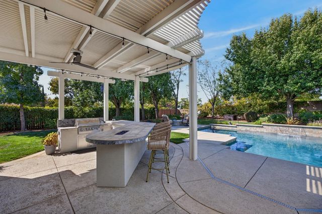 4160 Tahoe Vista Dr, Rocklin, CA 95765