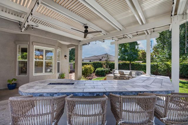 4160 Tahoe Vista Dr, Rocklin, CA 95765