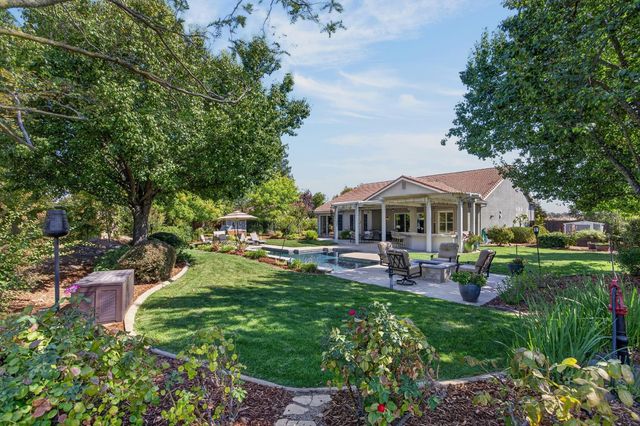 4160 Tahoe Vista Dr, Rocklin, CA 95765